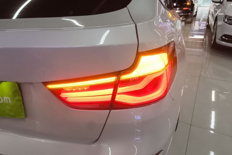BMW 3 Series GT 2019 #8 BMW 3 Series GT 2019 car image #8
