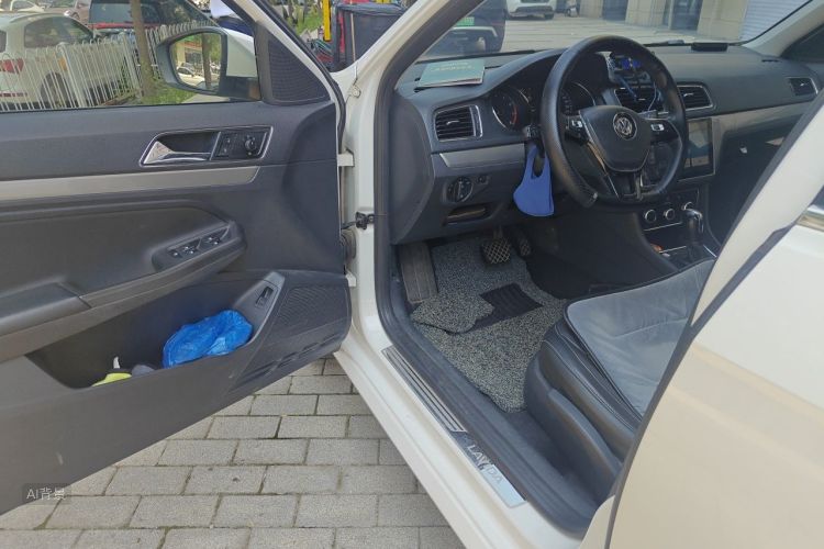 Volkswagen Lavida 2018 car image #18