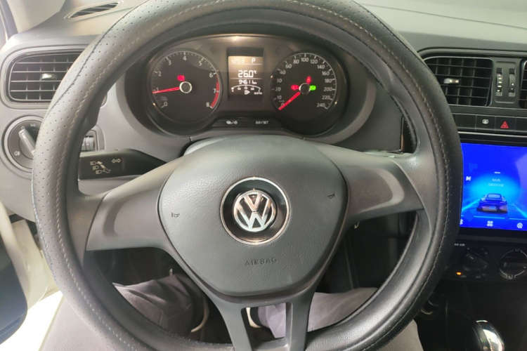 Volkswagen Polo 2017 #15 Volkswagen Polo 2017 car image #15