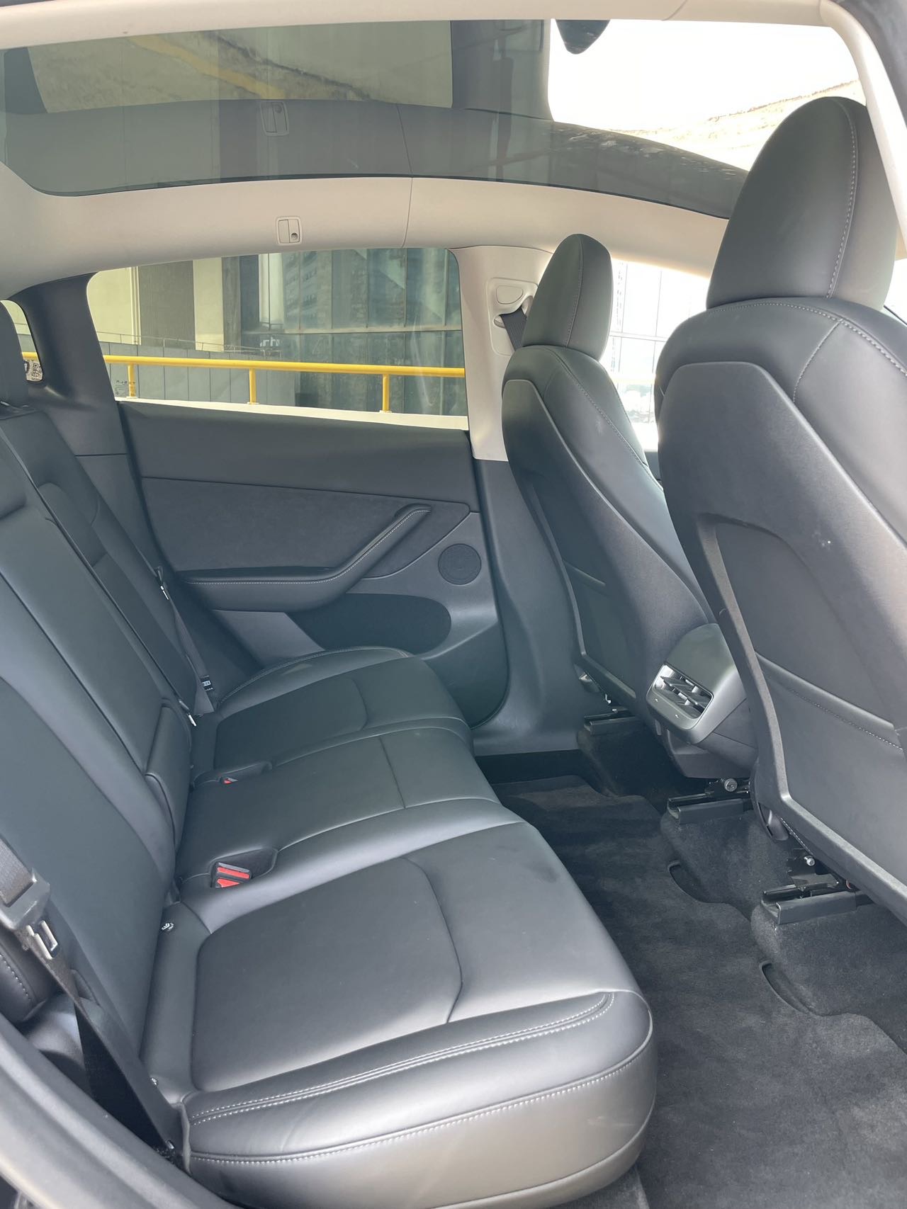 Tesla Model Y 2023 #9 Tesla Model Y 2023 car image #9