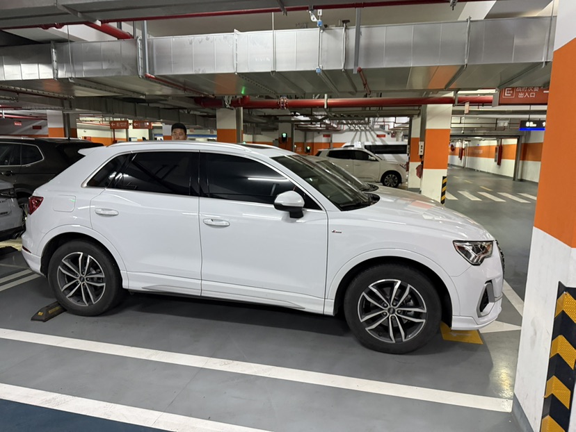 Audi Q3 2023 #4 Audi Q3 2023 car image #4