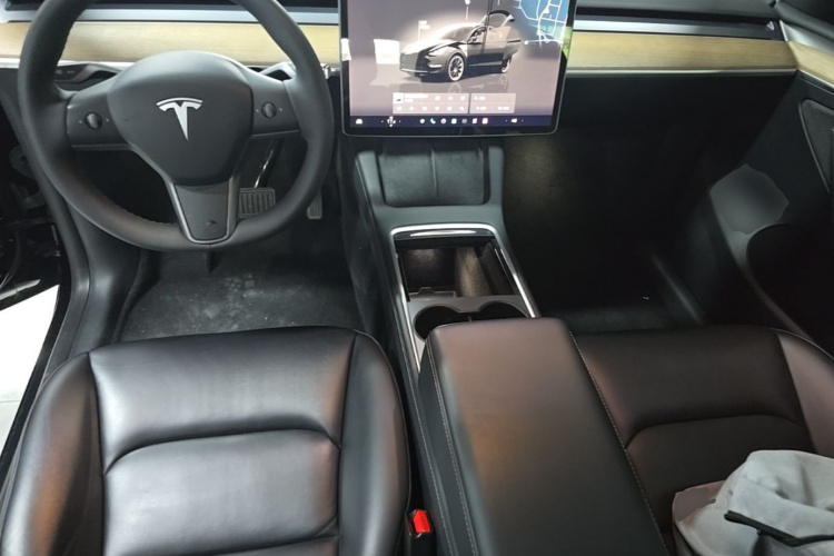 Tesla Model Y 2022 #10 Tesla Model Y 2022 car image #10
