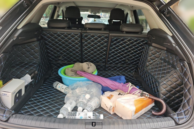 Audi Q3 2020 car image #21