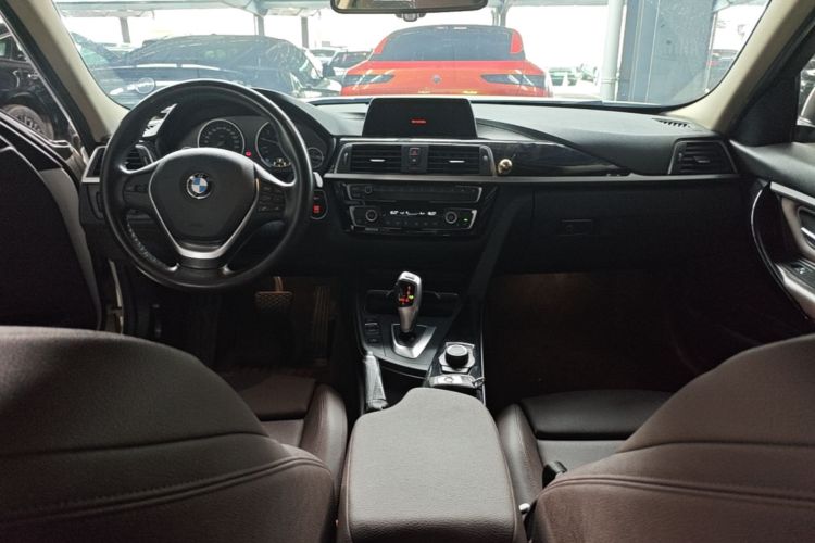 BMW 3 Series 2018 #10 BMW 3 Series 2018 car image #10