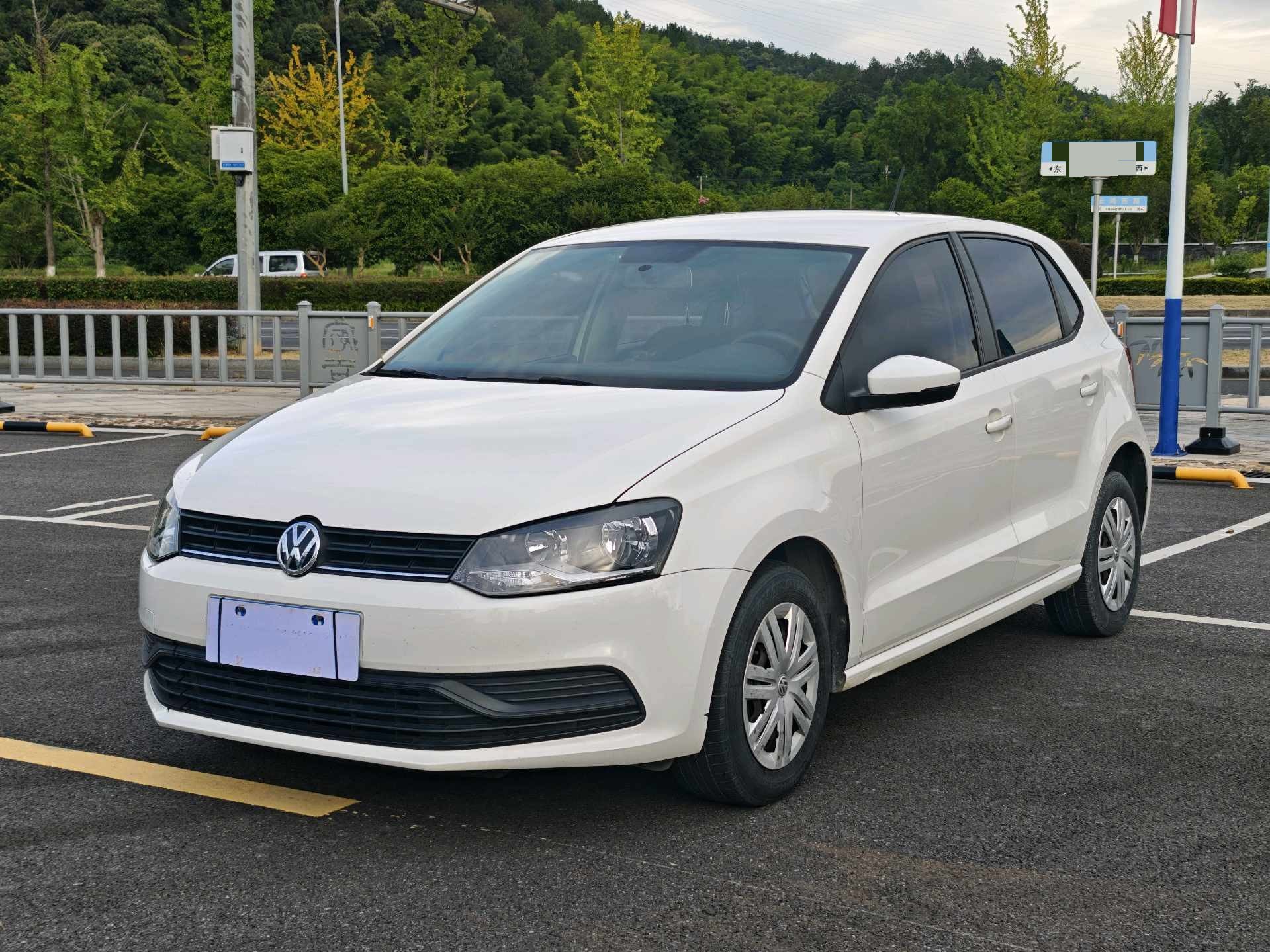 Volkswagen Polo 2016 Volkswagen Polo 2016 car image