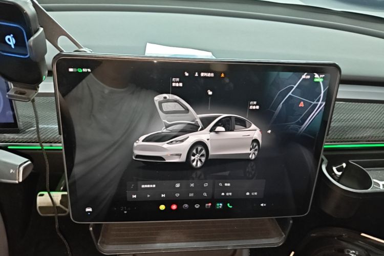 Tesla Model Y 2023 #13 Tesla Model Y 2023 car image #13