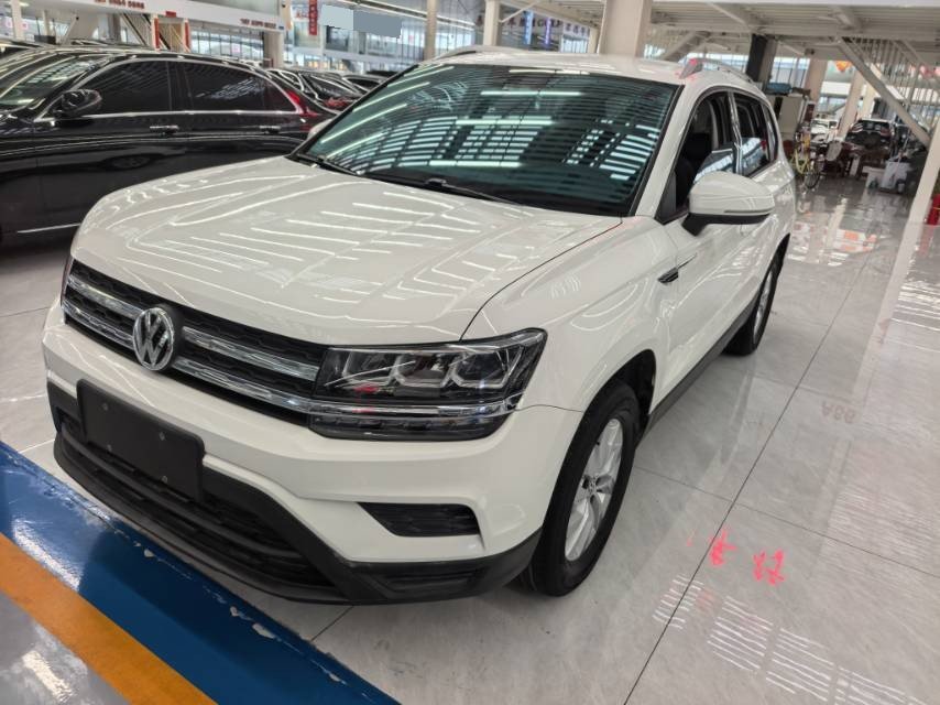 2020 2020 car image
