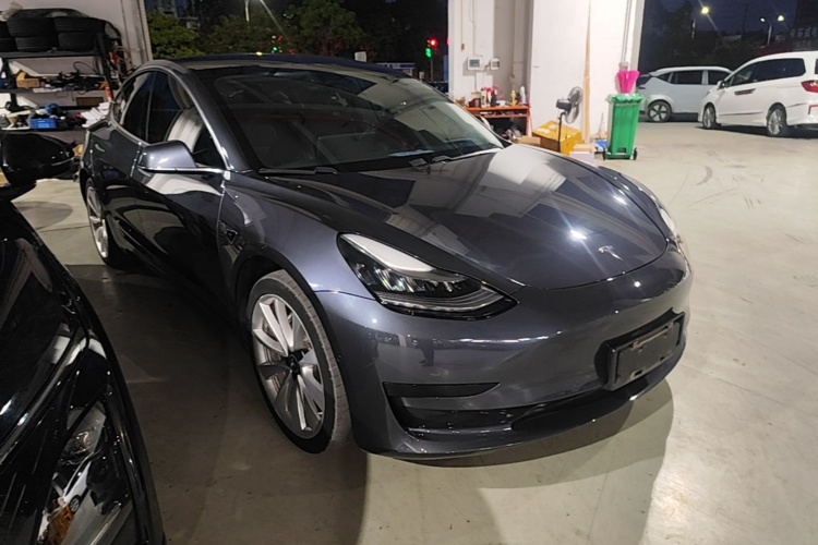 Tesla Model 3 2020 immagine di auto #6