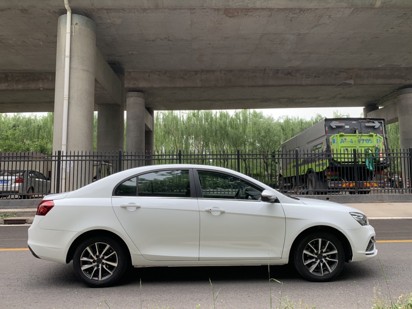 GEELY Emgrand 2019 car image #6