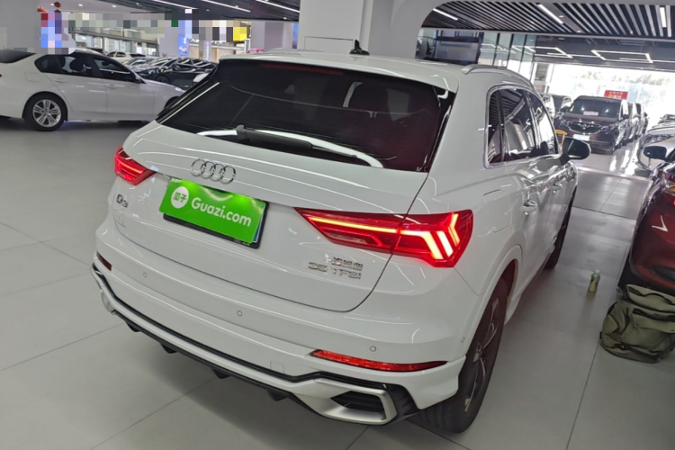 Audi Q3 2024 car image #5