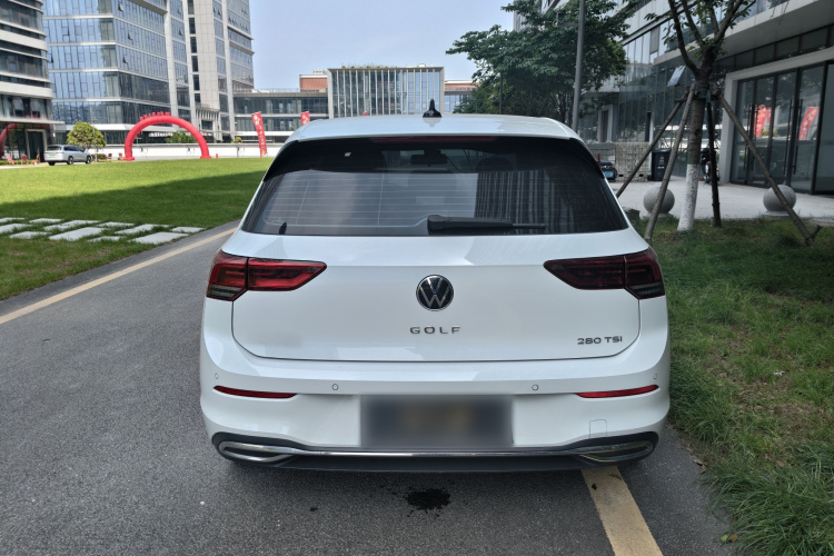Volkswagen Golf 2022 car image #7
