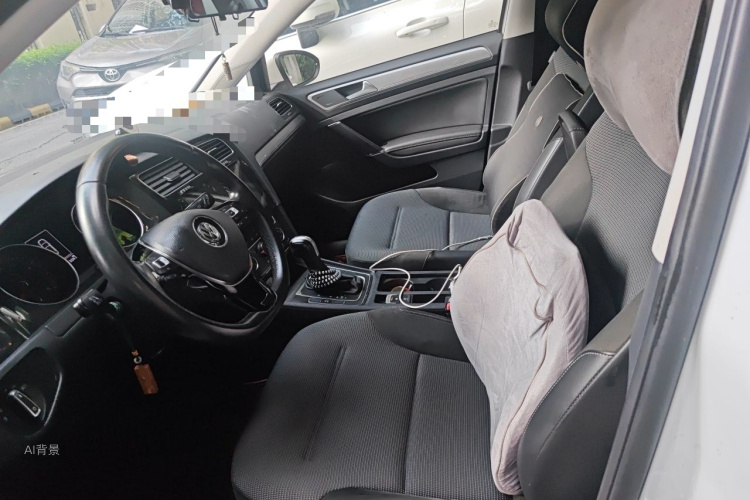 Volkswagen Golf 2018 car image #17