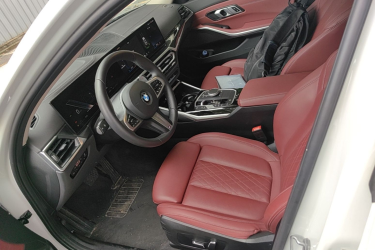 BMW 3 Series 2024 car image #15