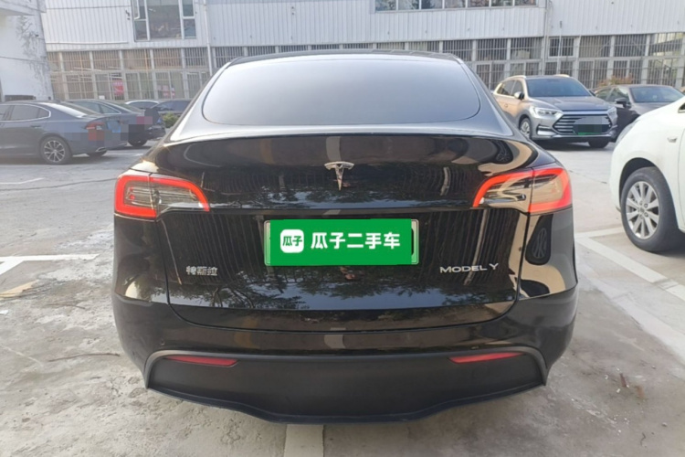 Tesla Model Y 2021 #6 Tesla Model Y 2021 car image #6