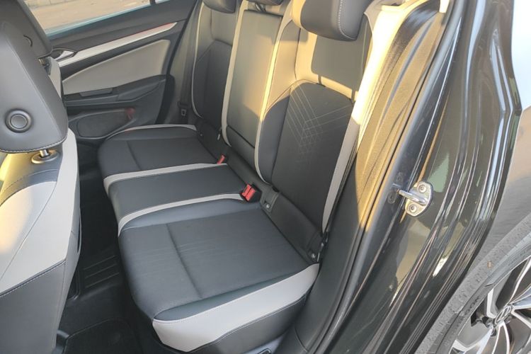 Volkswagen Golf 2021 car image #17