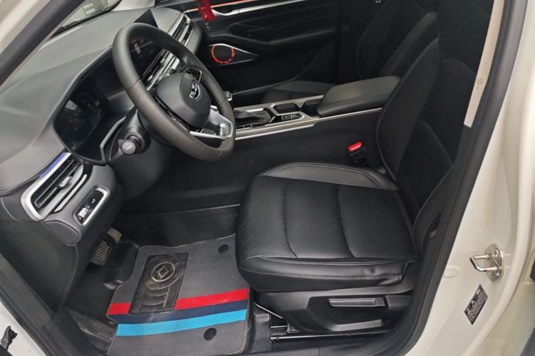 GEELY Emgrand 2023 car image #15
