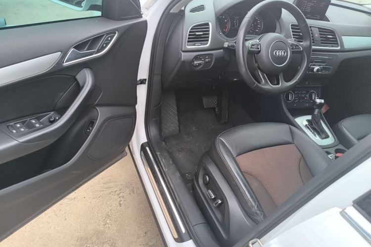 Audi Q3 2019 #12 Audi Q3 2019 car image #12