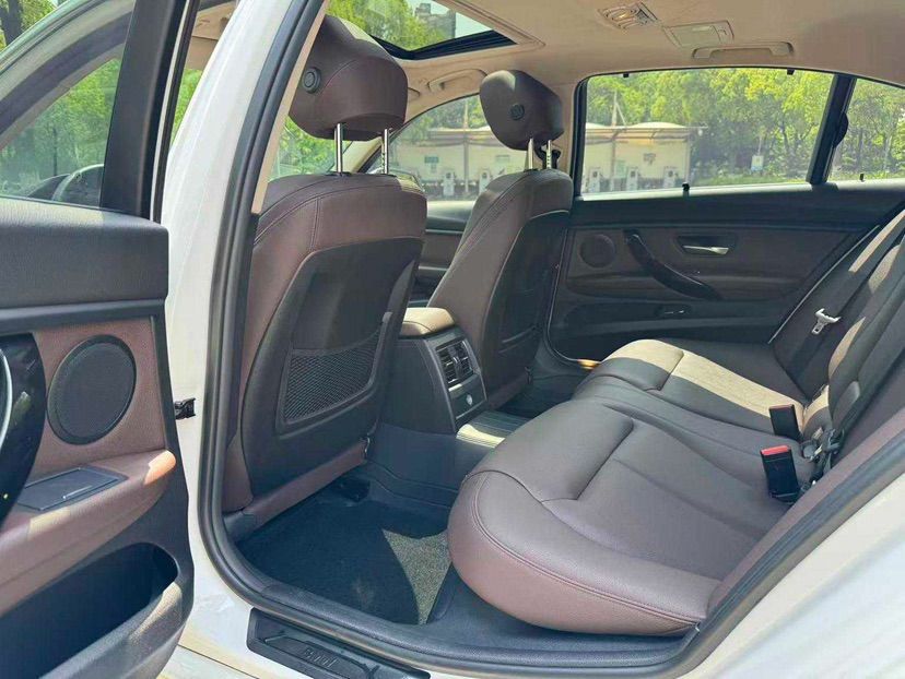 BMW 3 Series 2018 #6 BMW 3 Series 2018 صورة سيارة #6