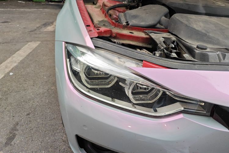 BMW 3 Series 2018 car image #8