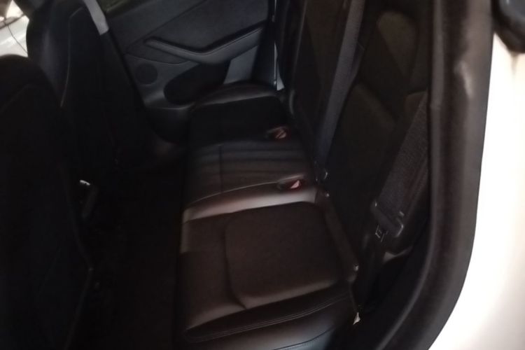 Tesla Model Y 2021 immagine di auto #17