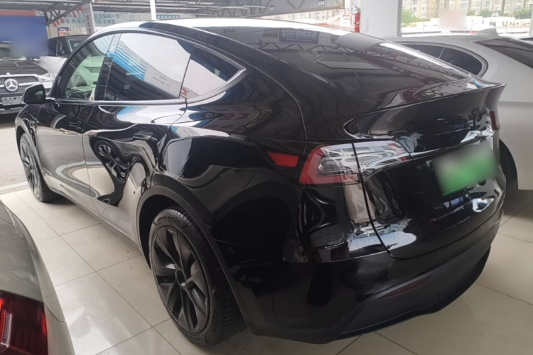Tesla Model Y 2023 #5 Tesla Model Y 2023 immagine di auto #5