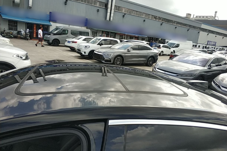 BYD Han 2025 car image #25