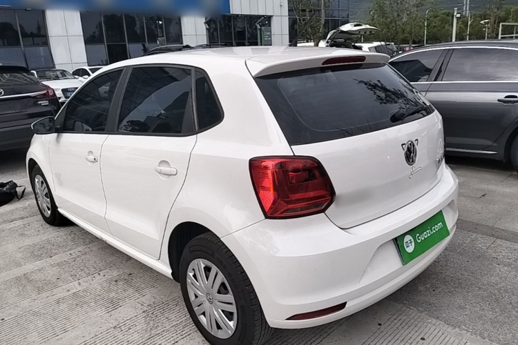 Volkswagen Polo 2017 car image #5