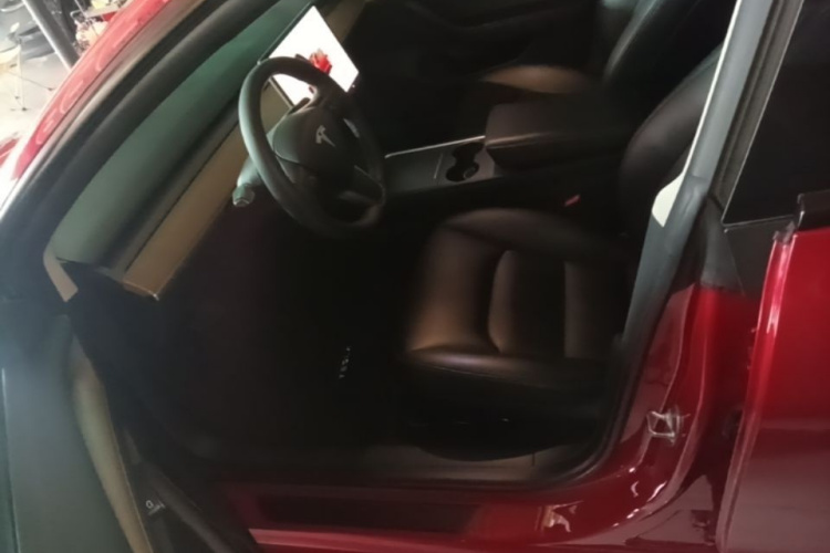 Tesla Model 3 2022 car image #19