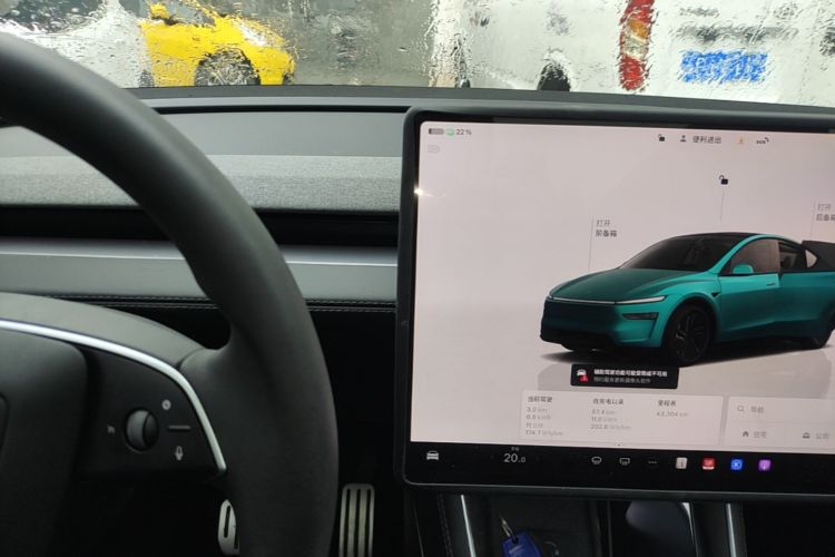 Tesla Model Y 2025 #14 Tesla Model Y 2025 car image #14