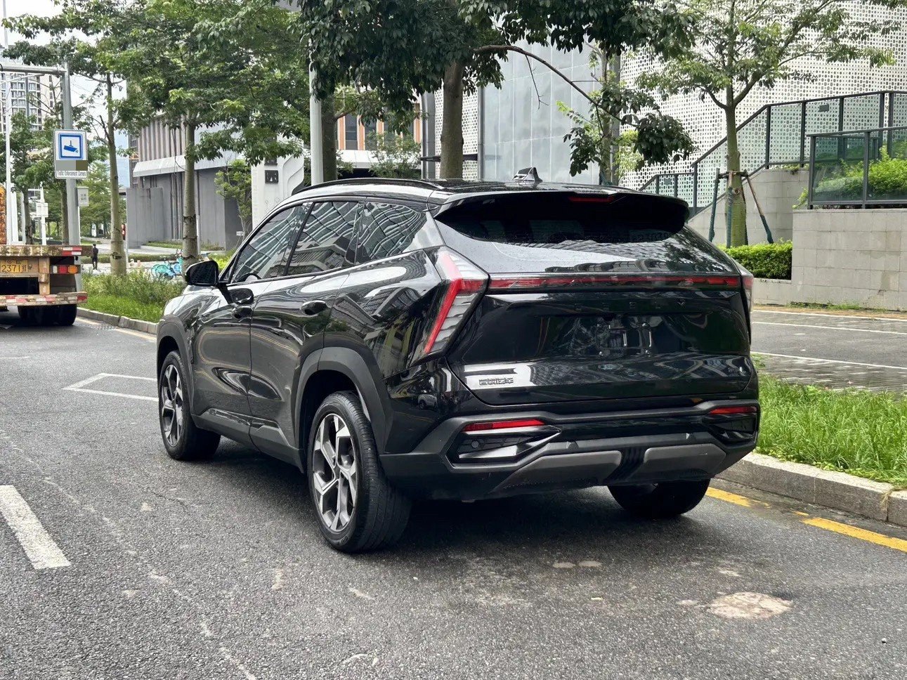 GEELY Boyue L 2025 car image #6