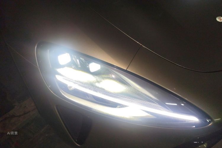 MI SU7 2025 immagine di auto #8