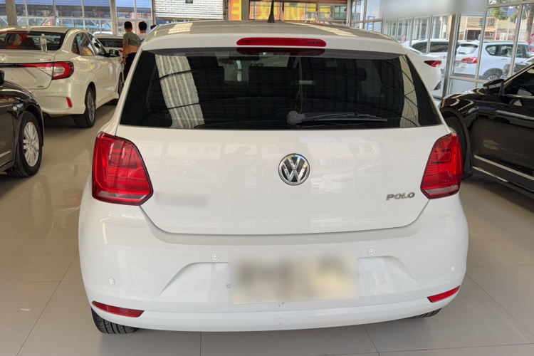 Volkswagen Polo 2016 car image #6