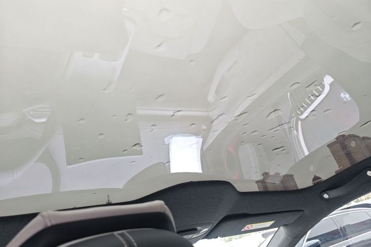 MI SU7 2025 car image #18