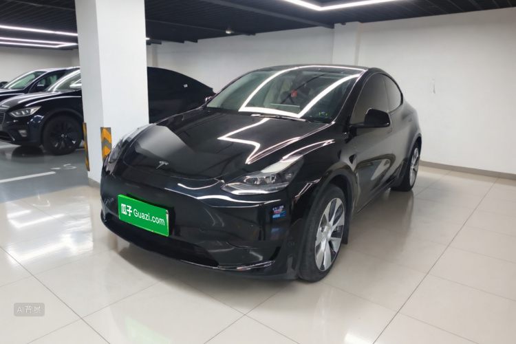 Tesla Model Y 2022 car image #2