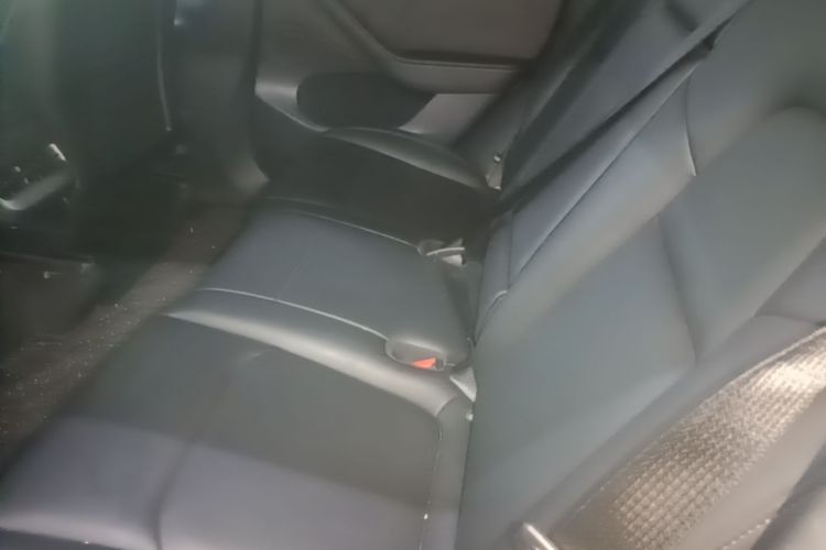 Tesla Model Y 2023 car image #17