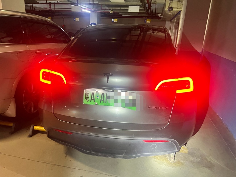 Tesla Model Y 2022 #2 Tesla Model Y 2022 car image #2