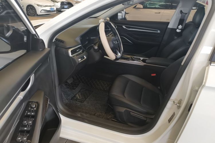 GEELY Emgrand 2022 car image #16