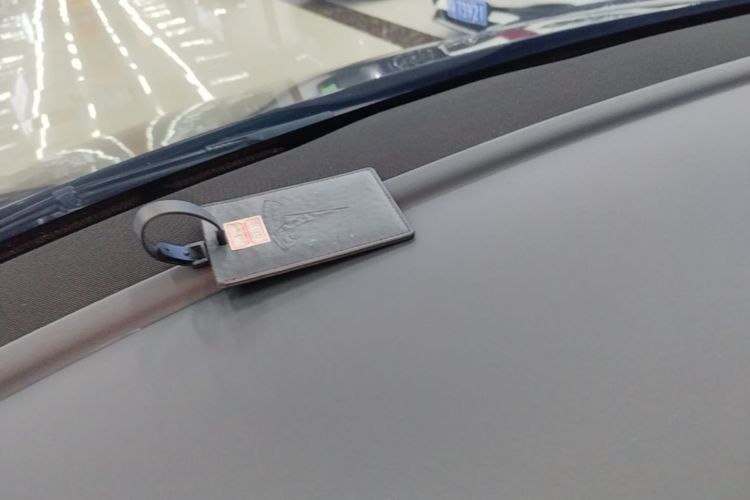 Tesla Model Y 2023 car image #9