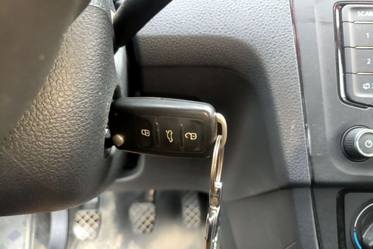 Volkswagen Santana 2019 car image #9