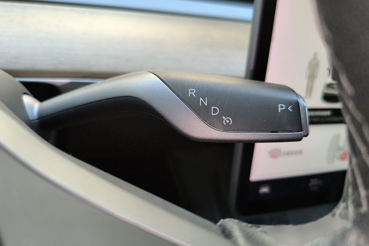 Tesla Model Y 2021 #18 Tesla Model Y 2021 car image #18