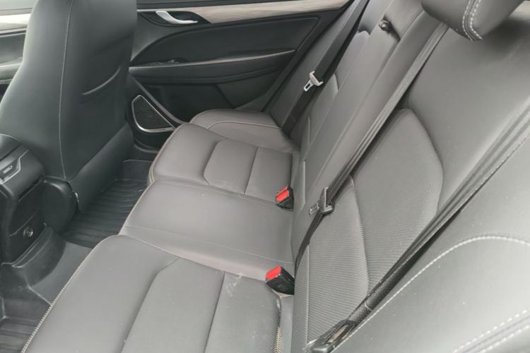 GEELY Emgrand 2019 #13 GEELY Emgrand 2019 car image #13