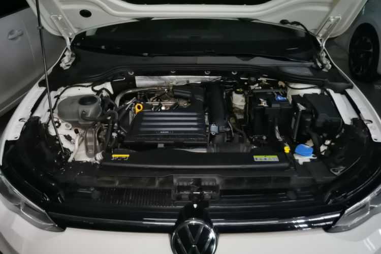 Volkswagen Golf 2023 car image #20