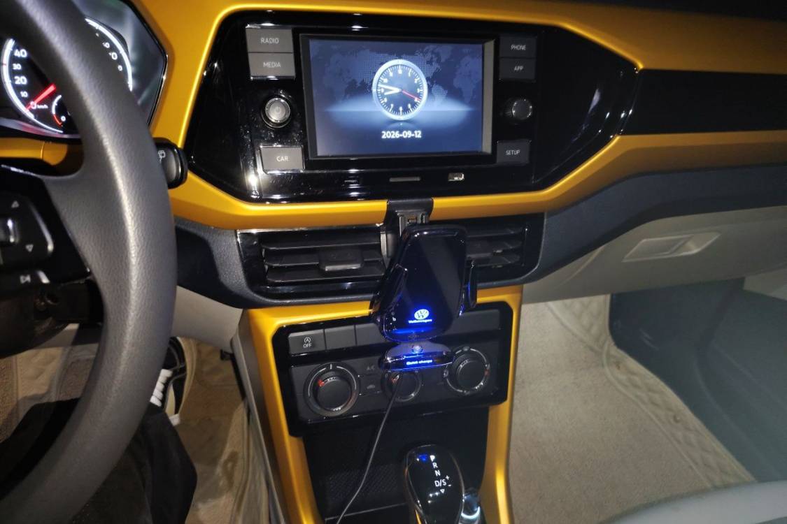 Volkswagen T-Cross 2019 car image #26