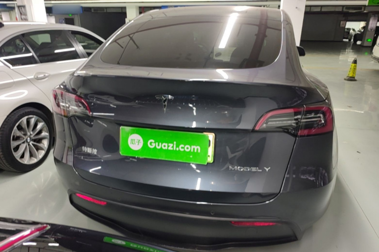Tesla Model Y 2022 #6 Tesla Model Y 2022 car image #6