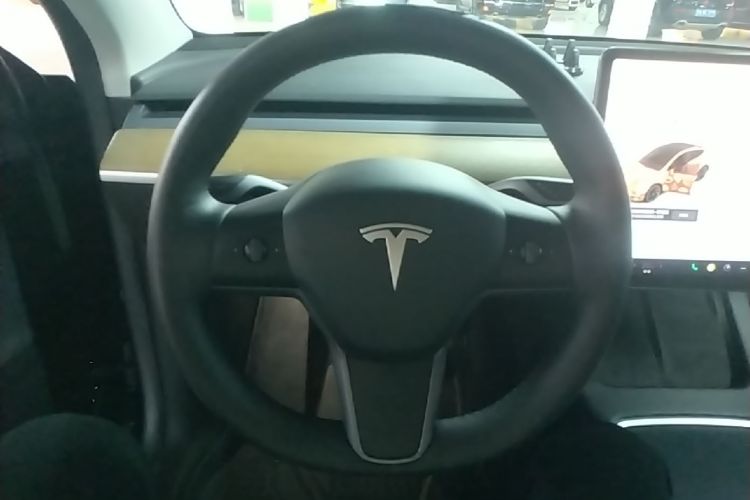Tesla Model Y 2022 #11 Tesla Model Y 2022 car image #11