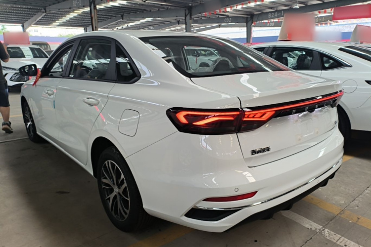 GEELY Emgrand 2026 car image #5