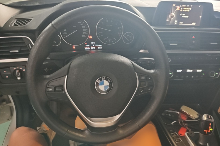 BMW 3 Series 2017 #11 BMW 3 Series 2017 car image #11