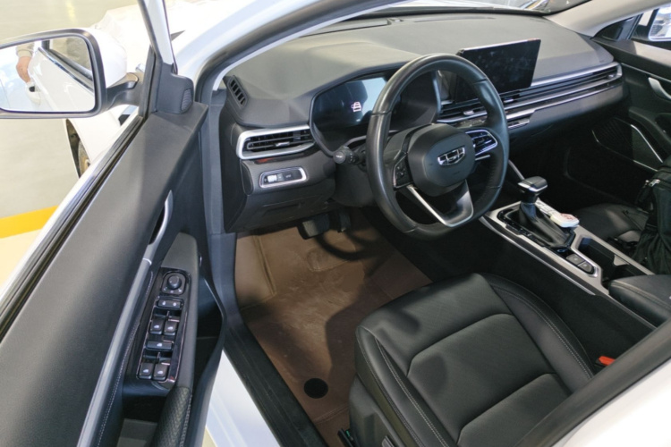GEELY Emgrand 2023 #16 GEELY Emgrand 2023 car image #16
