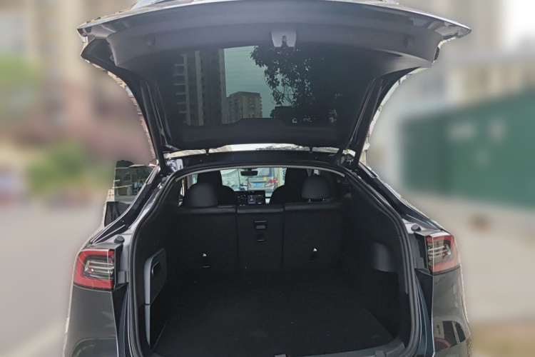 Tesla Model Y 2024 #17 Tesla Model Y 2024 car image #17