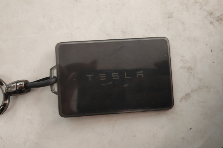 Tesla Model 3 2023 car image #9